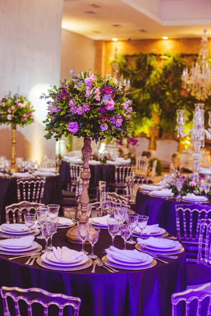 bold-and-moody-tones-popular-wedding-trends-2025-purple-themed-reception